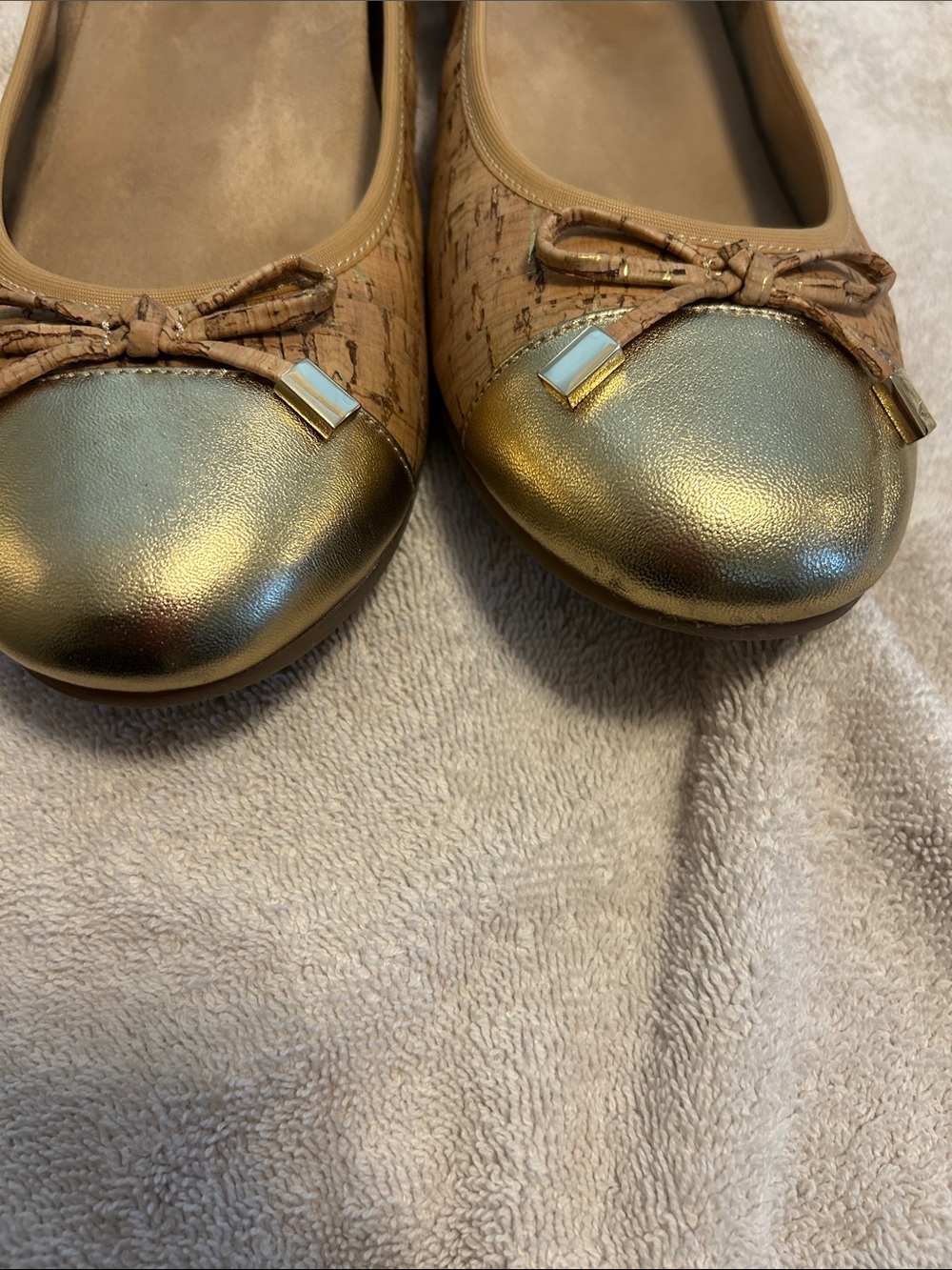 Vionic Cork Minna Ballet Flats with Metallic Gold Cork and Cap Toe - Picture 4 of 6
